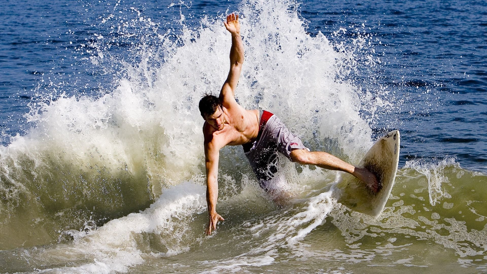 跨界奇迹，当足球与F1在狂热周末碰撞